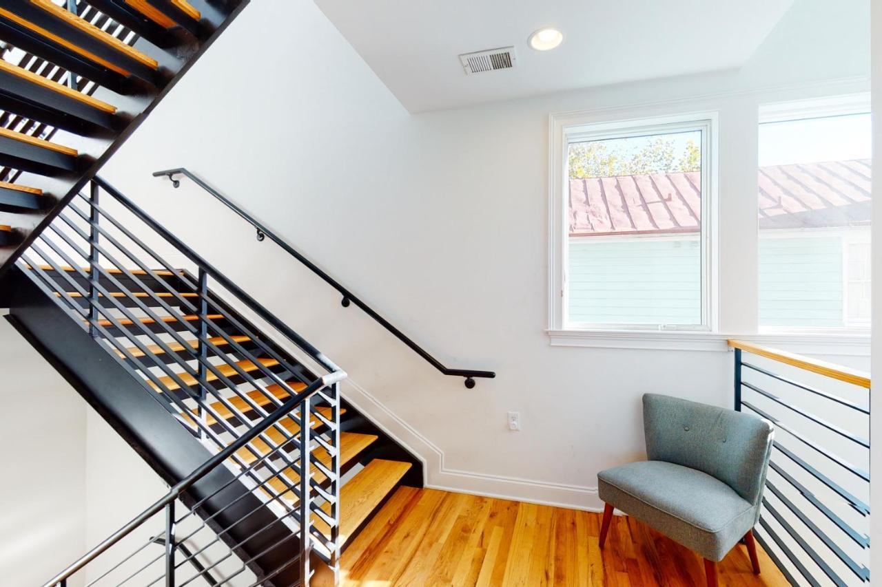 Contemporary Home In Perfect Location - 207 B St Philip Street Charleston Bagian luar foto